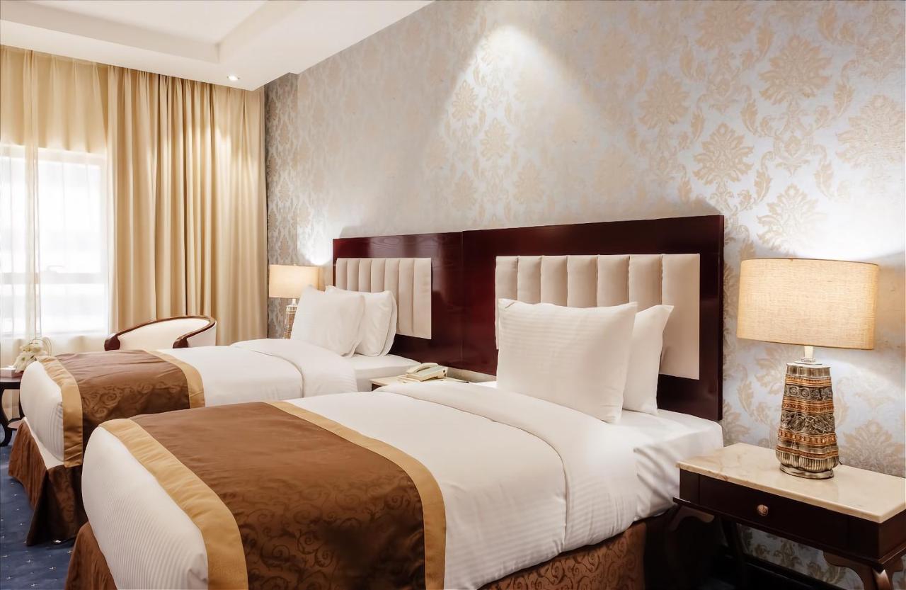 Crystal Plaza Al Majaz Hotel Sharjah Exteriör bild