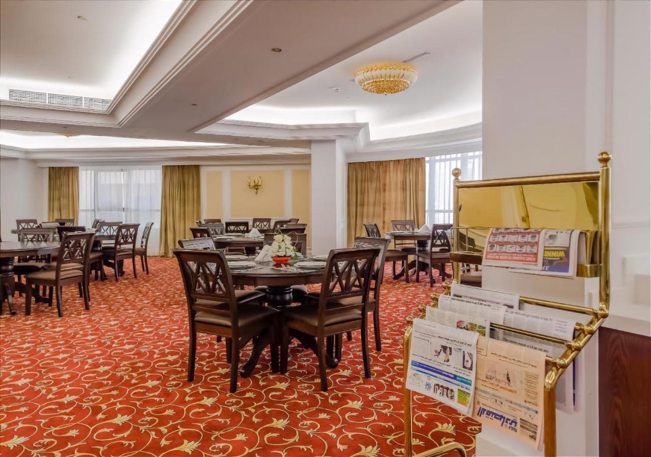 Crystal Plaza Al Majaz Hotel Sharjah Exteriör bild