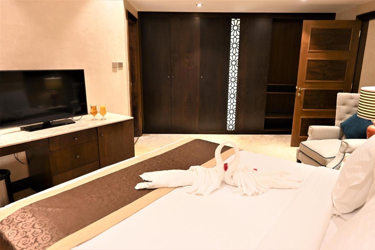 Crystal Plaza Al Majaz Hotel Sharjah Exteriör bild