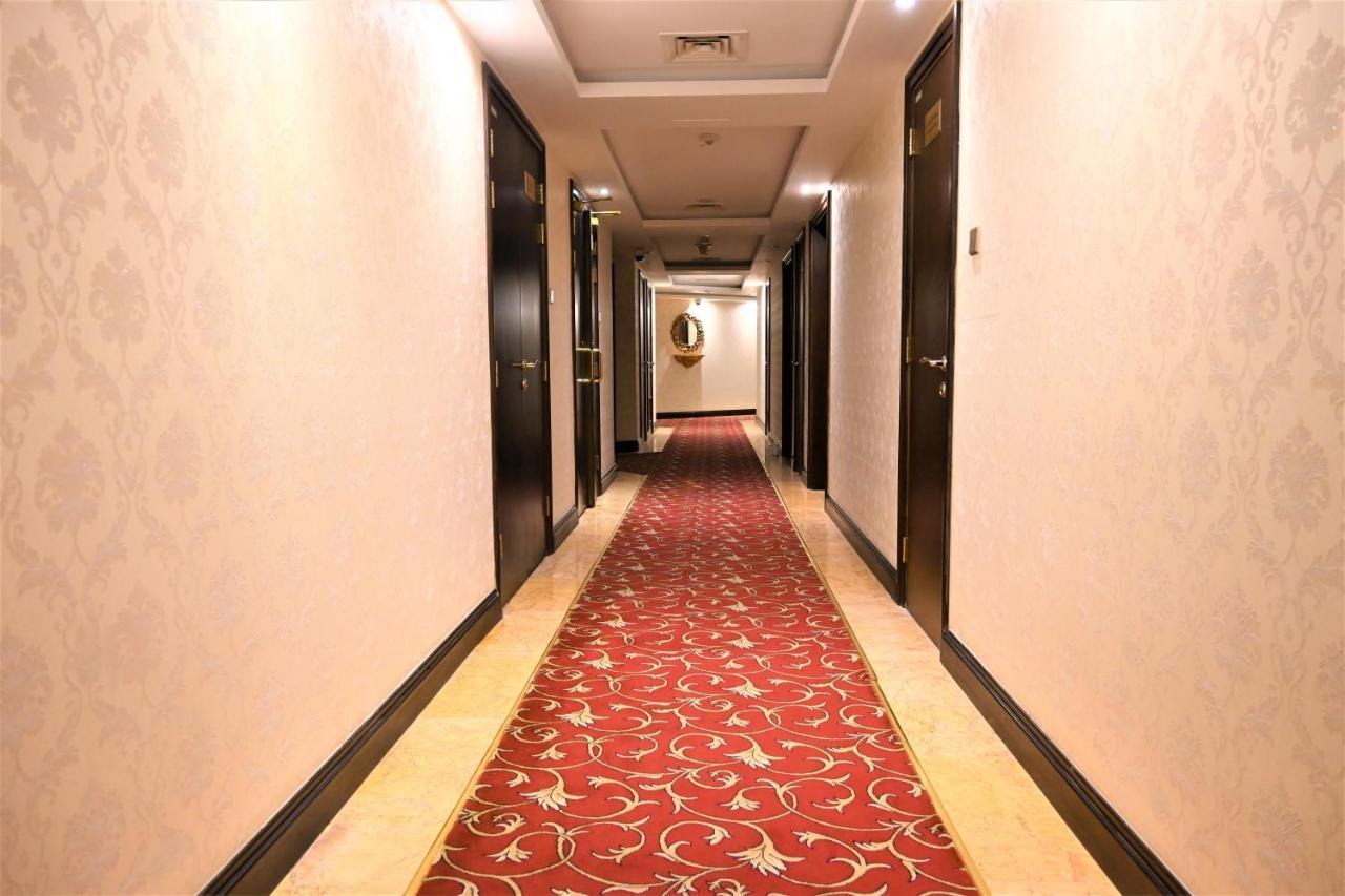 Crystal Plaza Al Majaz Hotel Sharjah Exteriör bild