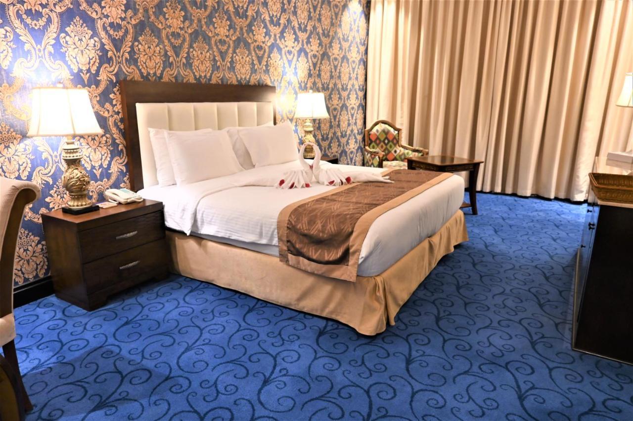 Crystal Plaza Al Majaz Hotel Sharjah Exteriör bild