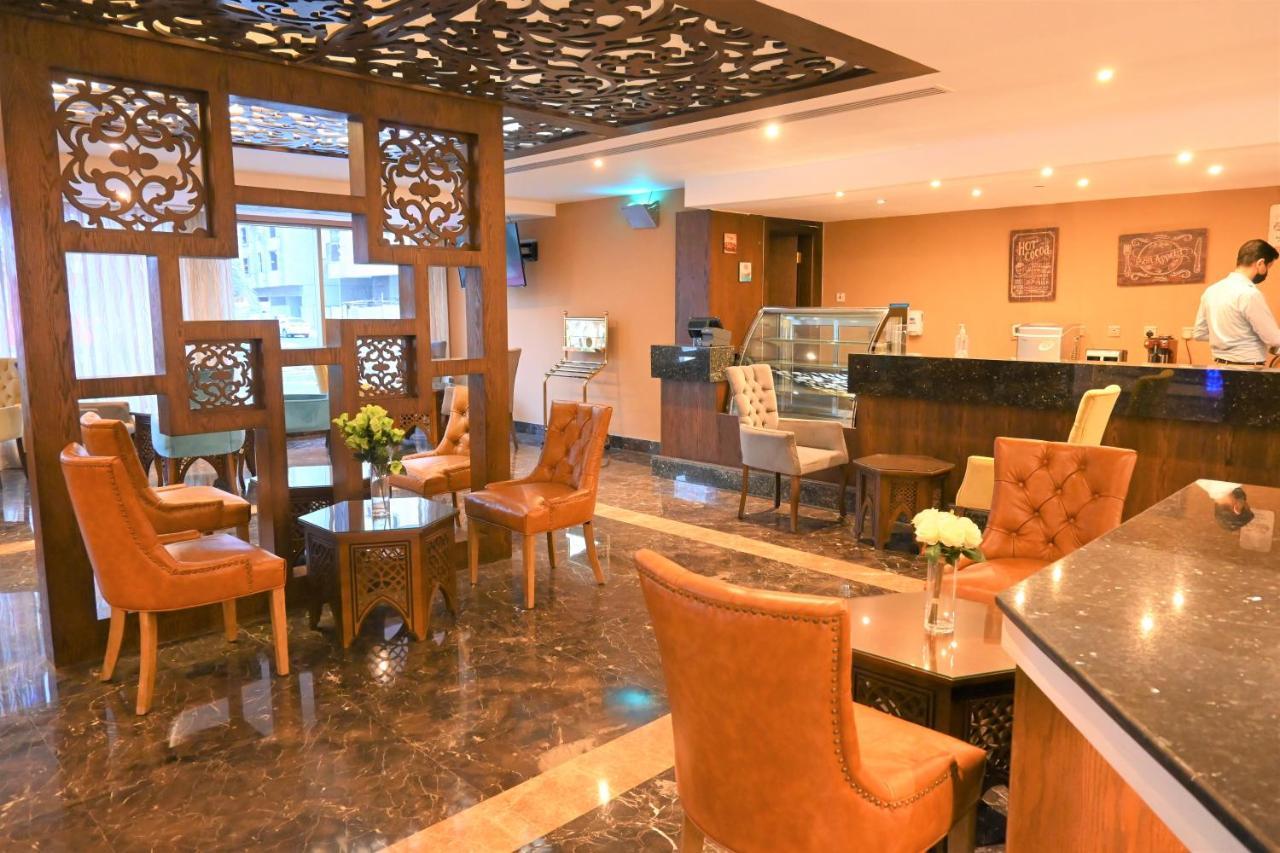 Crystal Plaza Al Majaz Hotel Sharjah Exteriör bild
