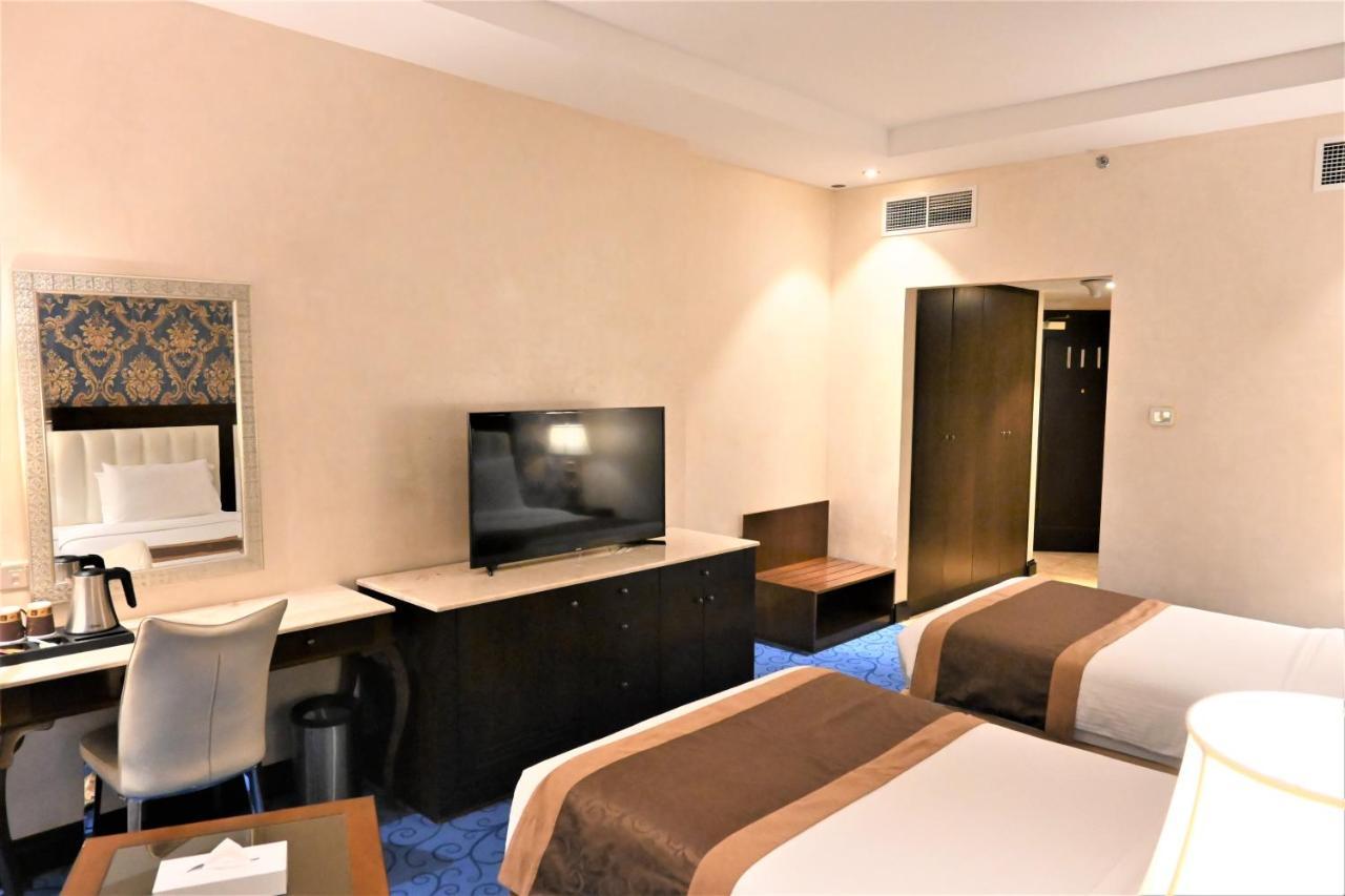 Crystal Plaza Al Majaz Hotel Sharjah Exteriör bild