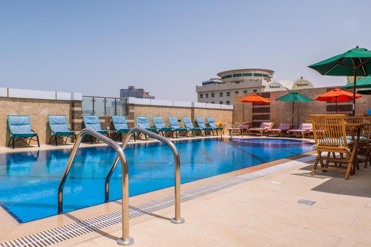 Crystal Plaza Al Majaz Hotel Sharjah Exteriör bild